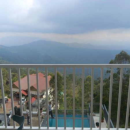 The Clouds End Hotel Devikolam Екстериор снимка